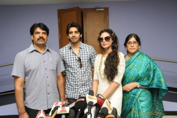 Adda Movie PressMeet Photos