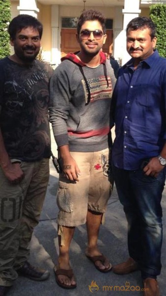 Allu Arjun Iddarammayilatho Working Stills