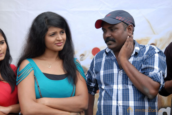 Amma Nana Ooruvelite Movie Photos