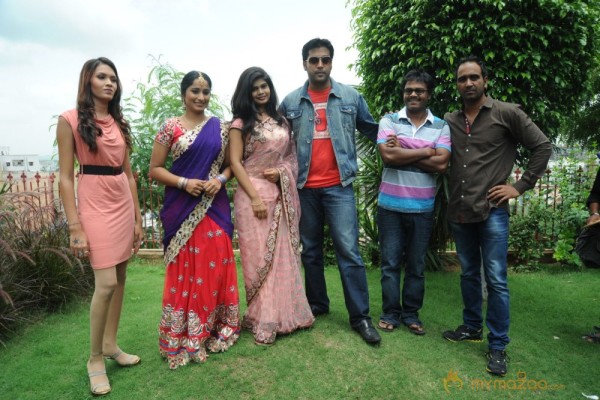 Anandam Malli Modalaindi Movie Opening Photos