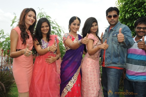 Anandam Malli Modalaindi Movie Opening Photos