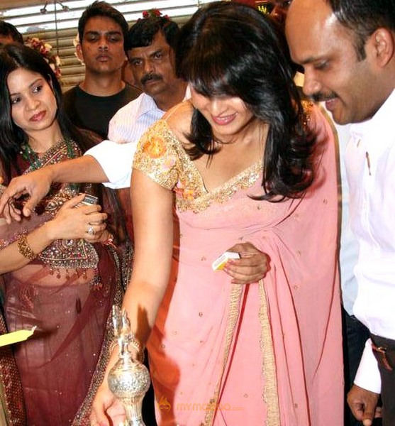 Anushka Launches MBS Jewellery Showroom