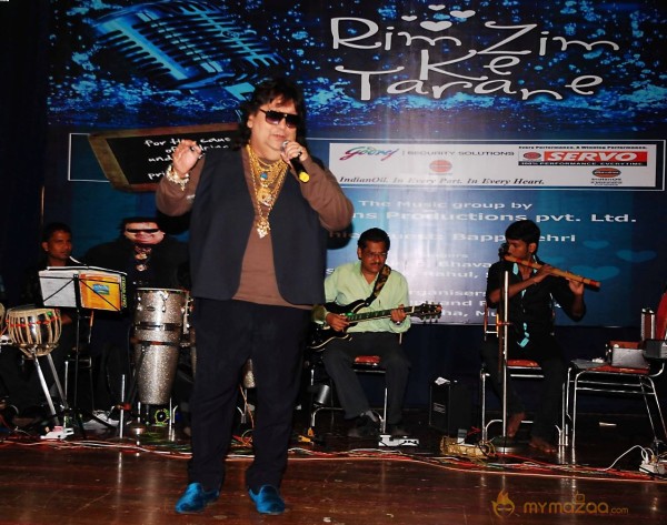 Bappilahiri Performs At Rimzimketaranemons Photos