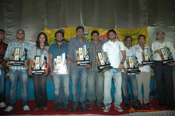 'Bumper Offer' Triple Platinum Disc Function 