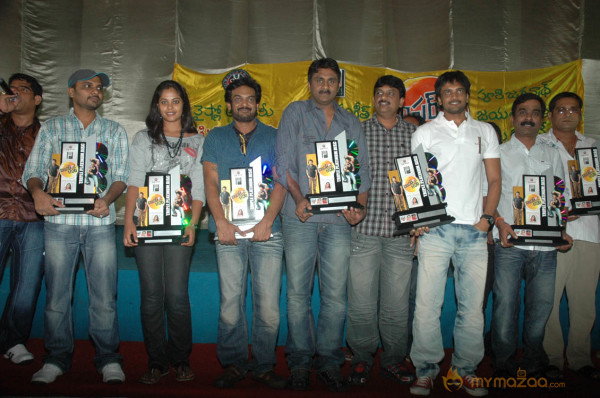 'Bumper Offer' Triple Platinum Disc Function 