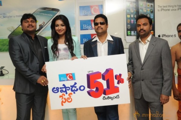 Catherina Tresa At BIG C Mobile Store Launch Photos