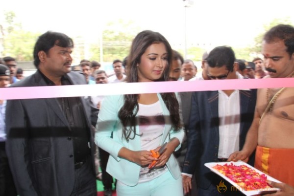 Catherina Tresa At BIG C Mobile Store Launch Photos