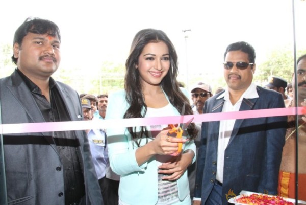 Catherina Tresa At BIG C Mobile Store Launch Photos