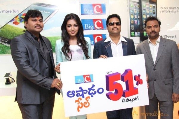 Catherina Tresa At BIG C Mobile Store Launch Photos