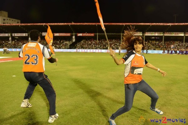 CCL 3 Celebs At LB Stadium 