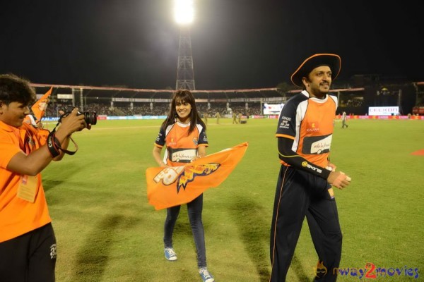 CCL 3 Celebs At LB Stadium 