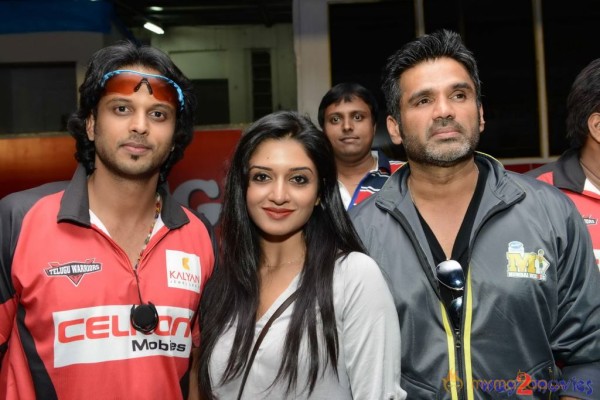 CCL 3 Celebs At LB Stadium 