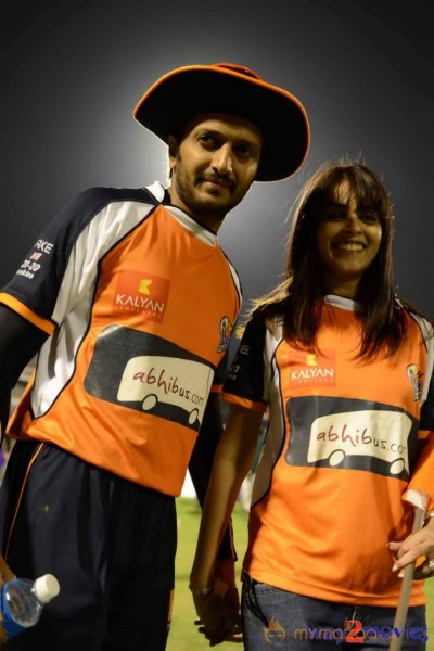 CCL 3 Celebs At LB Stadium 