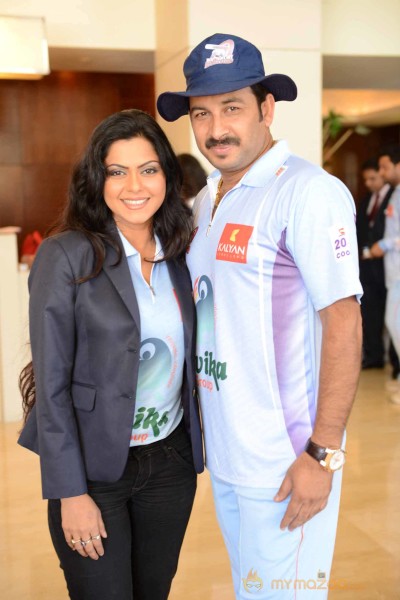 Celebs At Telugu Warriors Vs Bhojpuri Dabanggs CCL 3 Match  