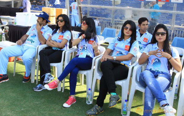 Celebs At Telugu Warriors Vs Bhojpuri Dabanggs CCL 3 Match  