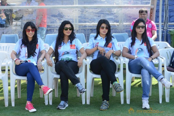 Celebs At Telugu Warriors Vs Bhojpuri Dabanggs CCL 3 Match  