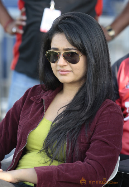 Celebs At Telugu Warriors Vs Bhojpuri Dabanggs CCL 3 Match  