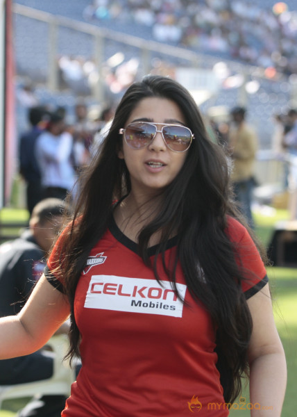 Celebs At Telugu Warriors Vs Bhojpuri Dabanggs CCL 3 Match  