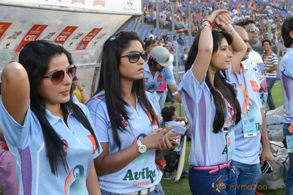 Celebs At Telugu Warriors Vs Bhojpuri Dabanggs CCL 3 Match  