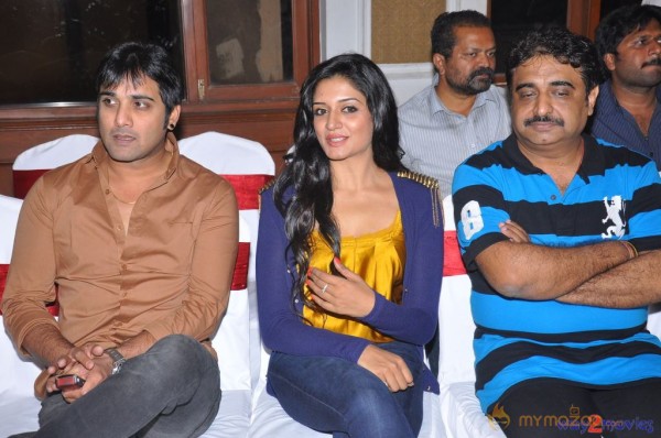 Chukkalanti Ammayi Chakkanaina Abbai Press Meet Gallery 