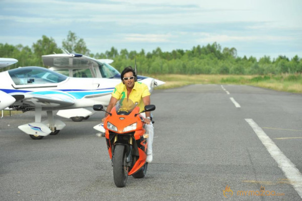 Chukkalanti Ammayi Chakkanaina Abbayi Movie Images