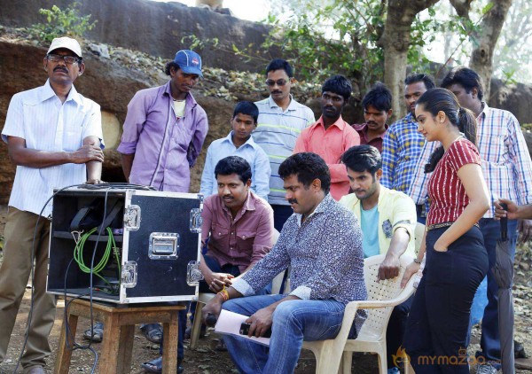  Chuttalabbayi Working Stills 