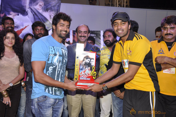 Dalam Movie Platinum Disk Event Pics