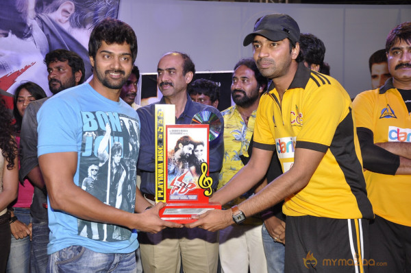 Dalam Movie Platinum Disk Event Pics