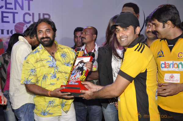 Dalam Movie Platinum Disk Event Pics