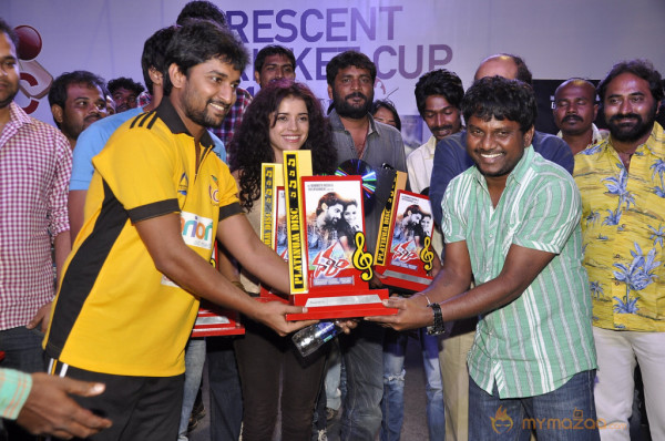 Dalam Movie Platinum Disk Event Pics