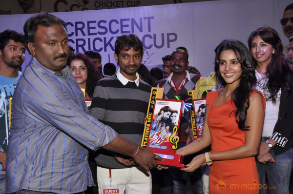 Dalam Movie Platinum Disk Event Pics