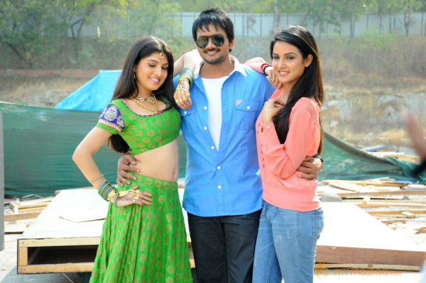 Dillunnodu Movie Latest Stills