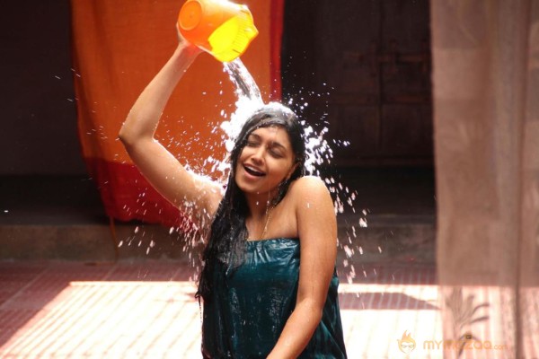 Ela Chapanu Movie Stills