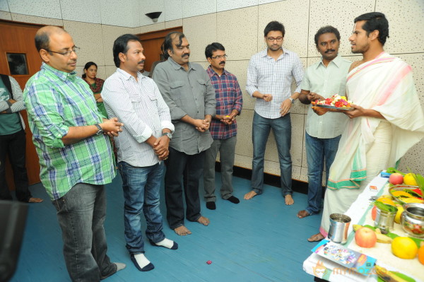 Emo Gurram Egaravachhu Movie Recording Stills 