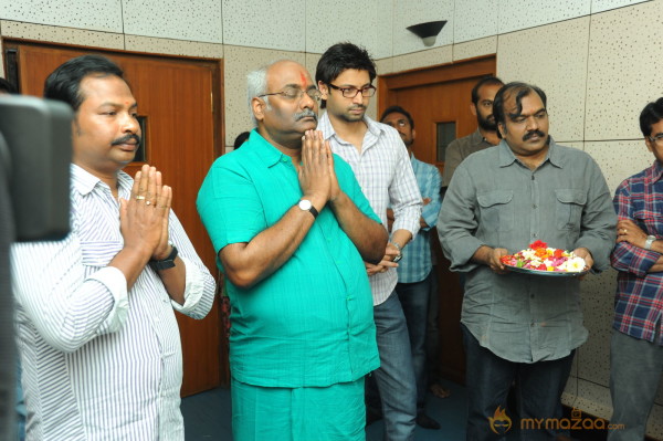 Emo Gurram Egaravachhu Movie Recording Stills 