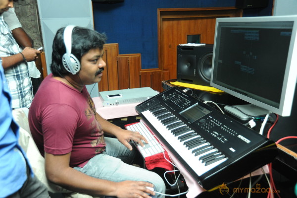 Emo Gurram Egaravachhu Movie Recording Stills 