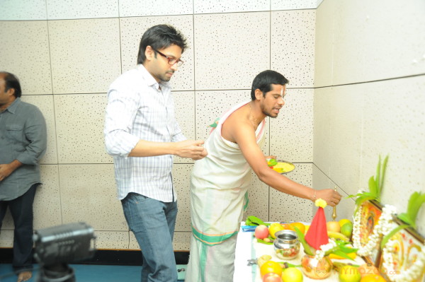 Emo Gurram Egaravachhu Movie Recording Stills 