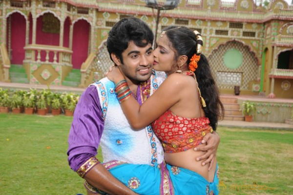 Gandi Kotalo Andamaina Prema Stills