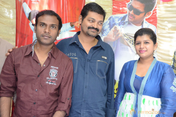 Gunde Jaari Gallanthayyinde 100 Days Sucessmeet Photos