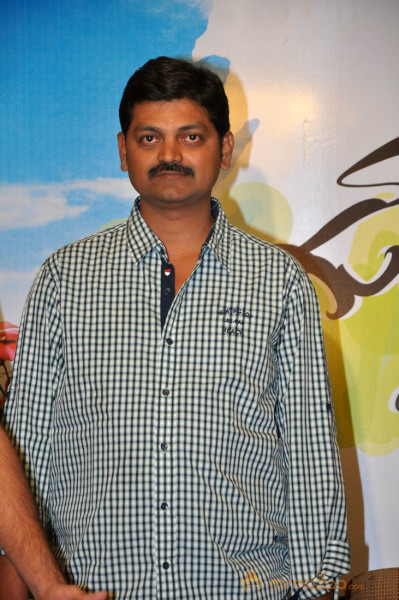 Gunde Jari Gallanthainde Logo Launch Photos