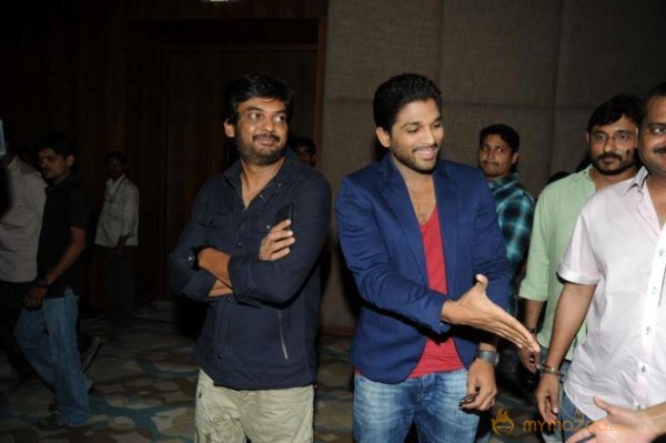 Iddarammayilatho Hexa Platinum Disc Function Photos