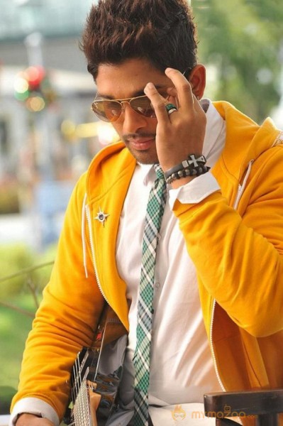 Iddarammayilatho  Hot photos