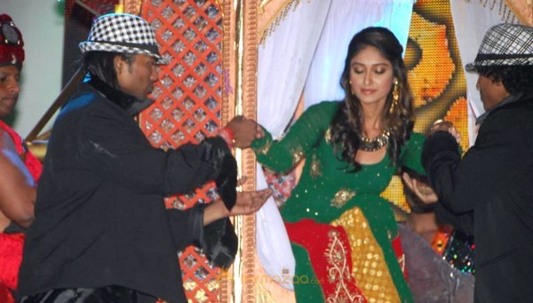 Ileana Dance Performance At Shakthi movie Audio Launch 