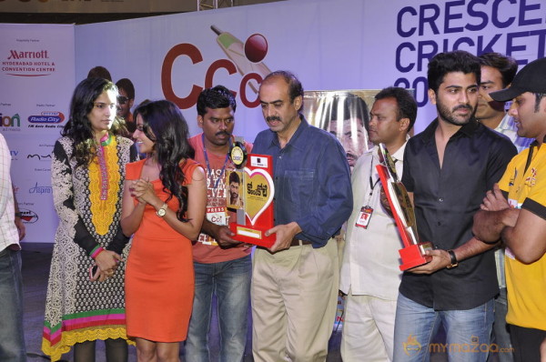 Ko Antey Koti Platinum Disk Event Photos