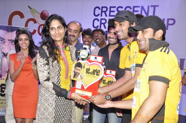 Ko Antey Koti Platinum Disk Event Photos