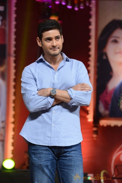 Mahesh Babu At SVSC Triple Platinum Disc Function  