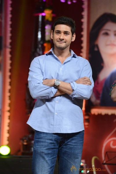 Mahesh Babu At SVSC Triple Platinum Disc Function  