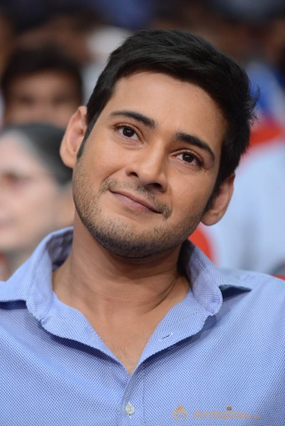 Mahesh Babu At SVSC Triple Platinum Disc Function  