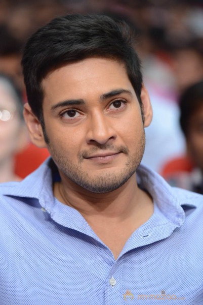 Mahesh Babu At SVSC Triple Platinum Disc Function  