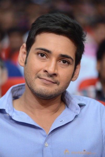 Mahesh Babu At SVSC Triple Platinum Disc Function  